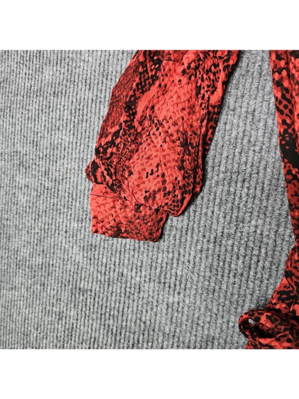 Diane Von Furstenberg Adele  Wrap Snake Print Red V-Neck 3/4 Sleeve Dress 6 - Picture 5 of 8